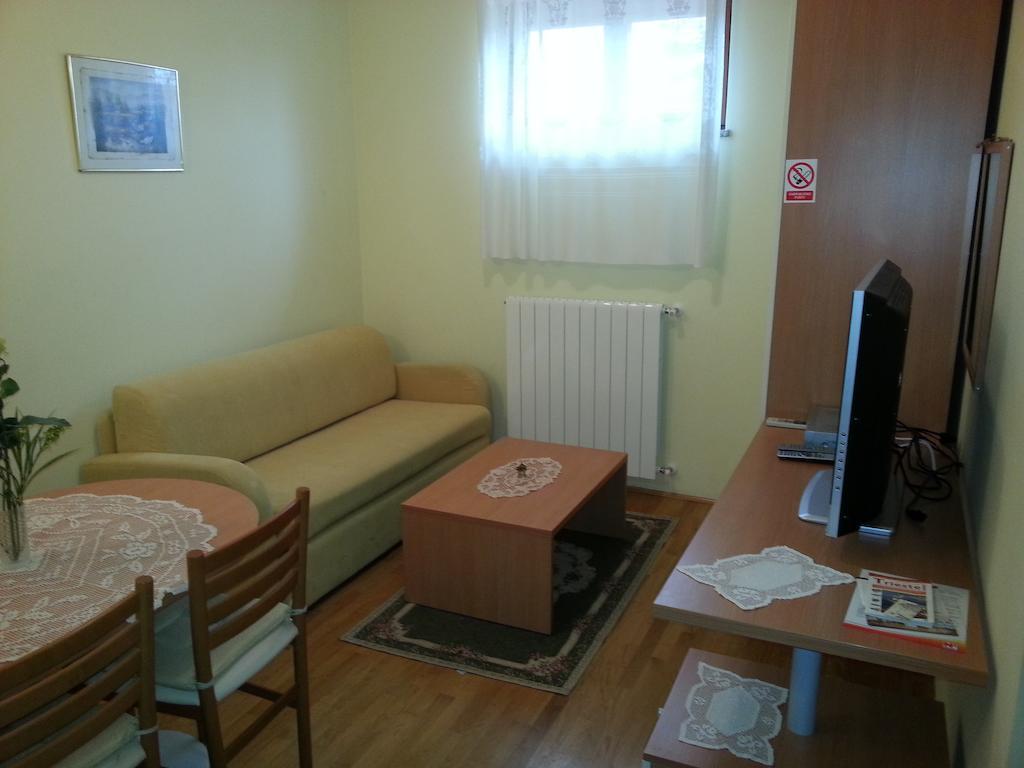 Apartments Villa Teuta Umag Ruang foto